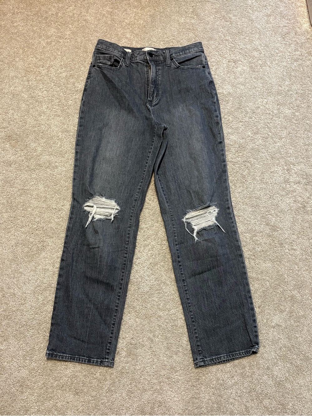 Universal Thread Gray Vintage Straight Distressed Jeans Size 6